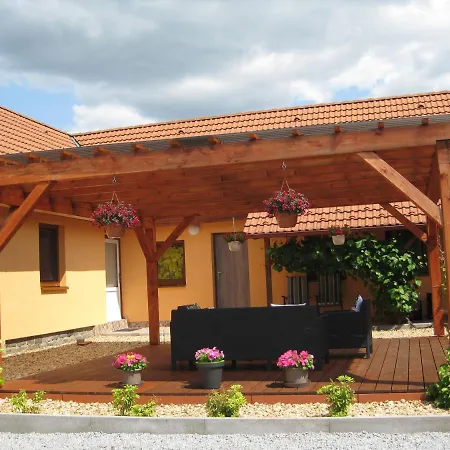 Apartmany Vcelka Hranice u Novych Hradu Exterior photo