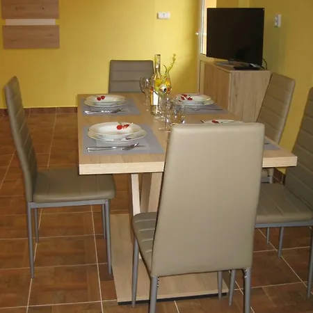 Apartmany Vcelka Hranice u Novych Hradu Exterior photo