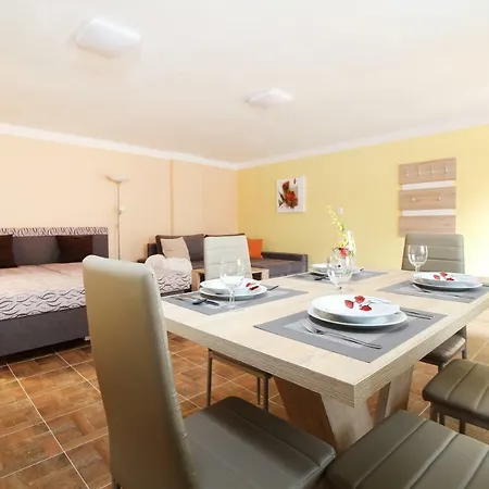 Apartmany Vcelka Hranice u Novych Hradu Exterior photo